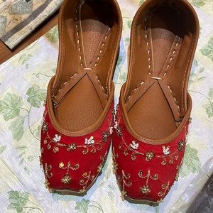 Handmade khussa, embroidered, no glued work.